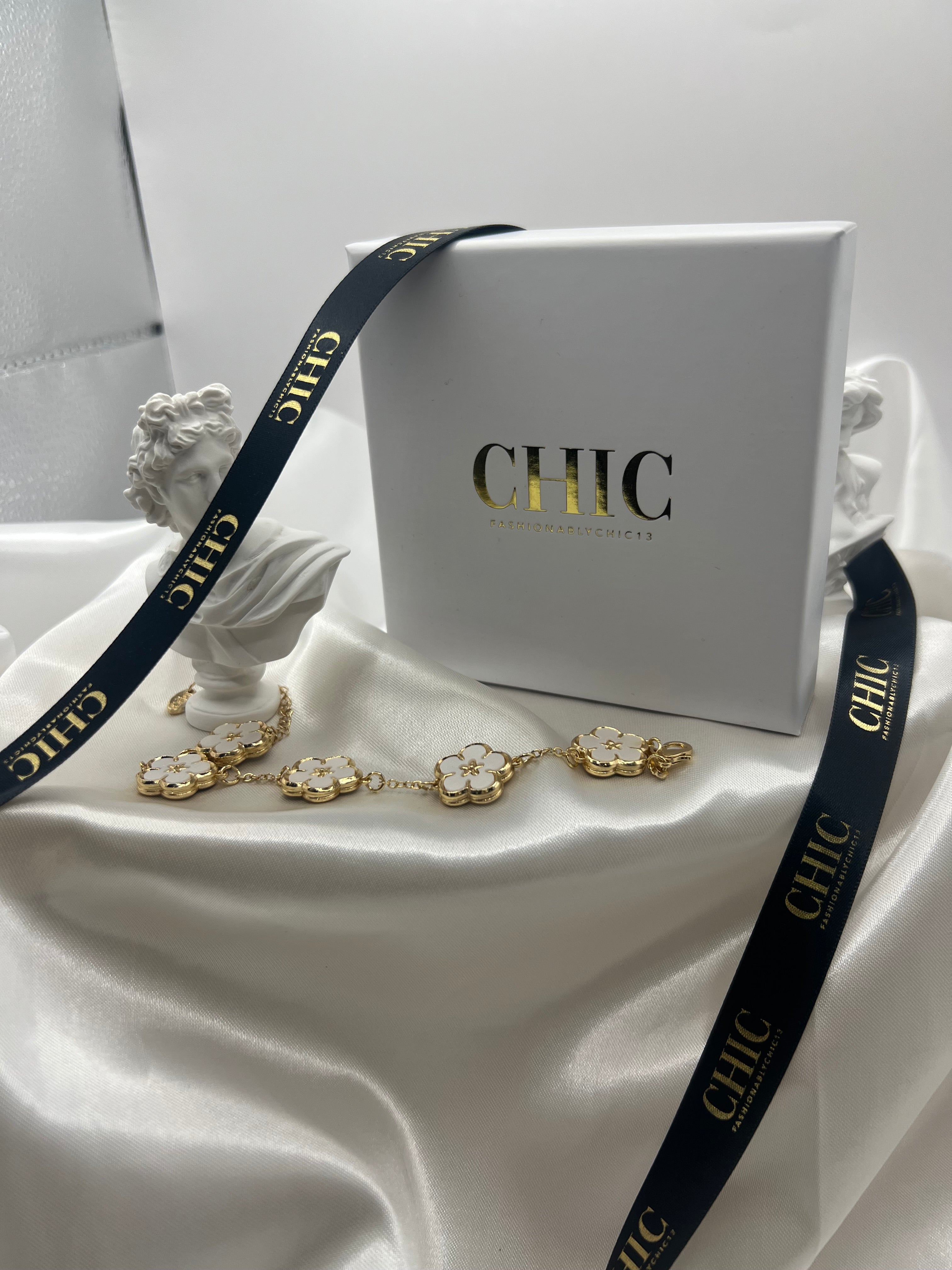 White and Gold Clover Bracelet
