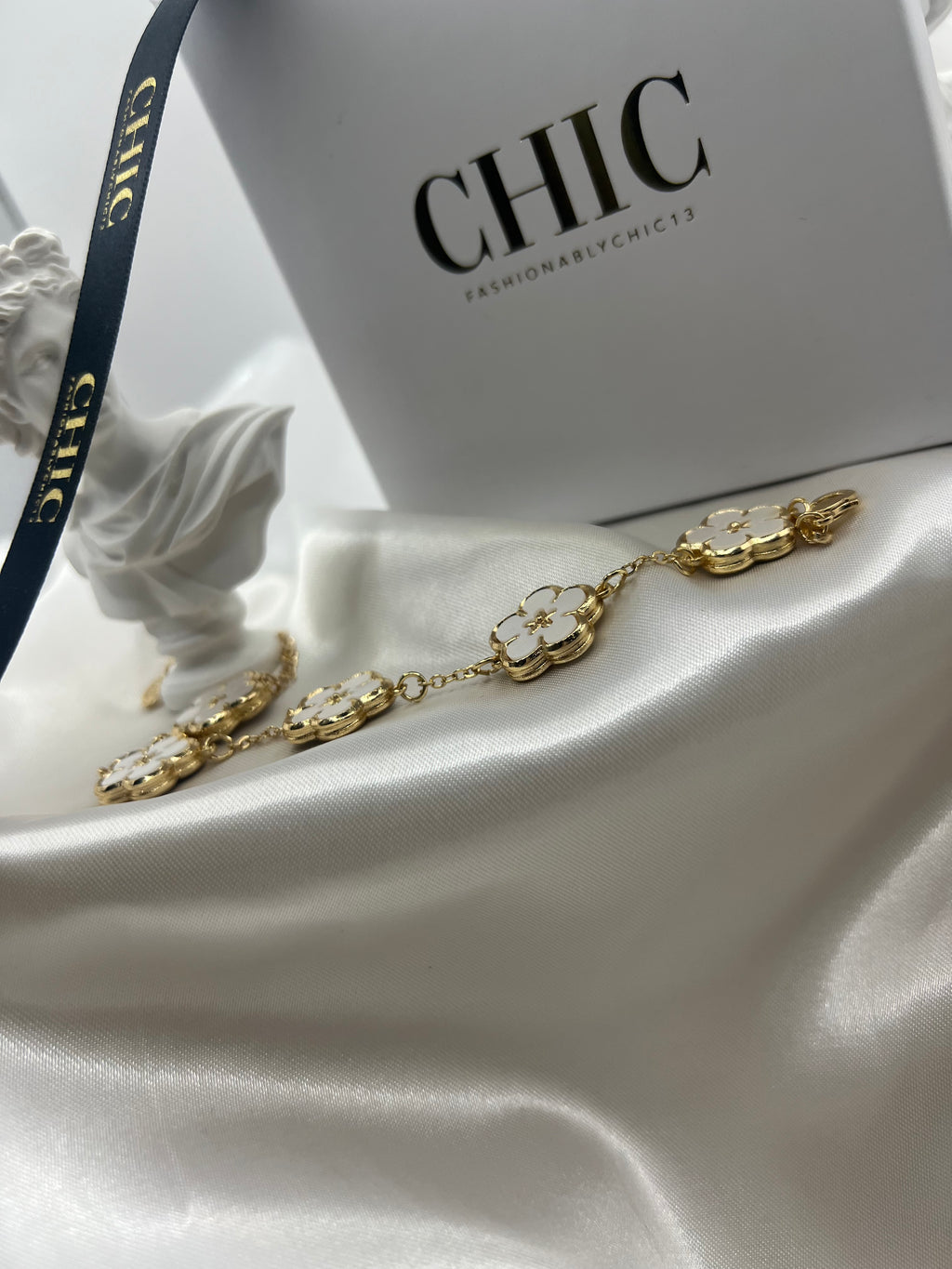 White and Gold Clover Bracelet