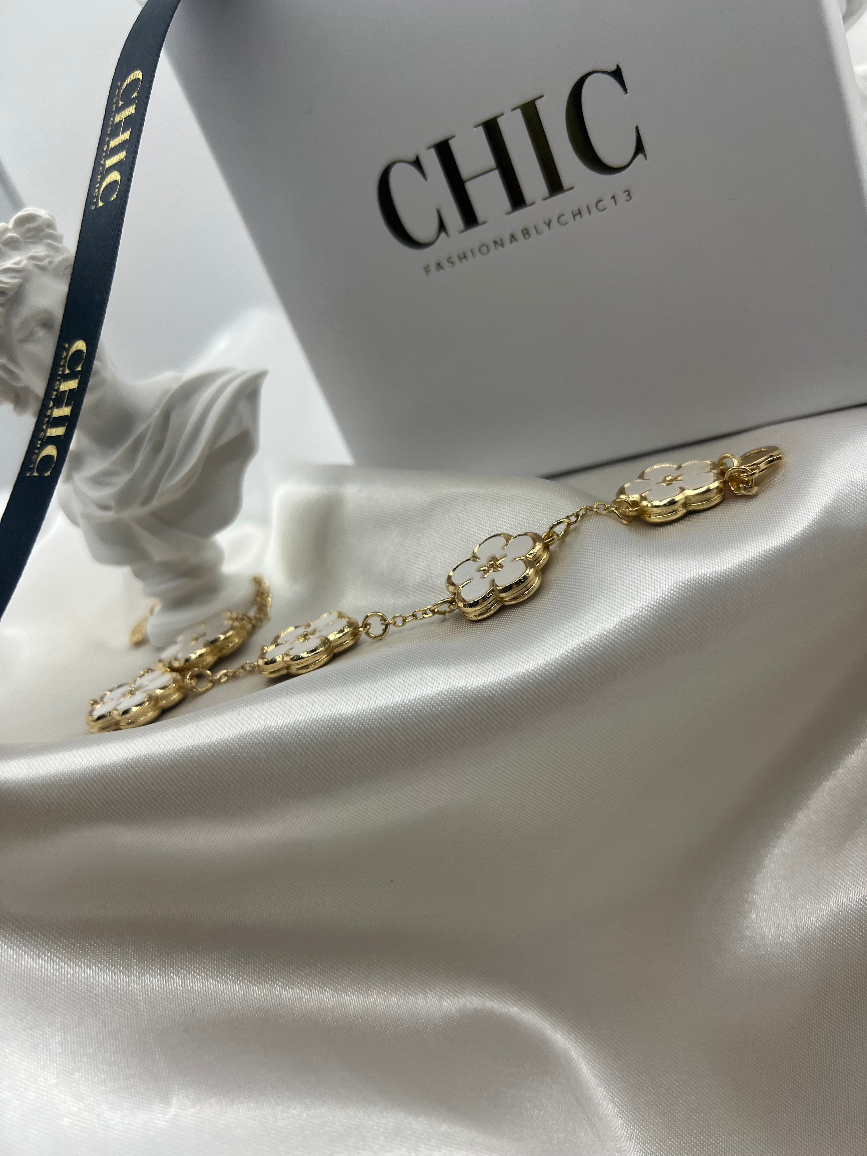 White and Gold Clover Bracelet