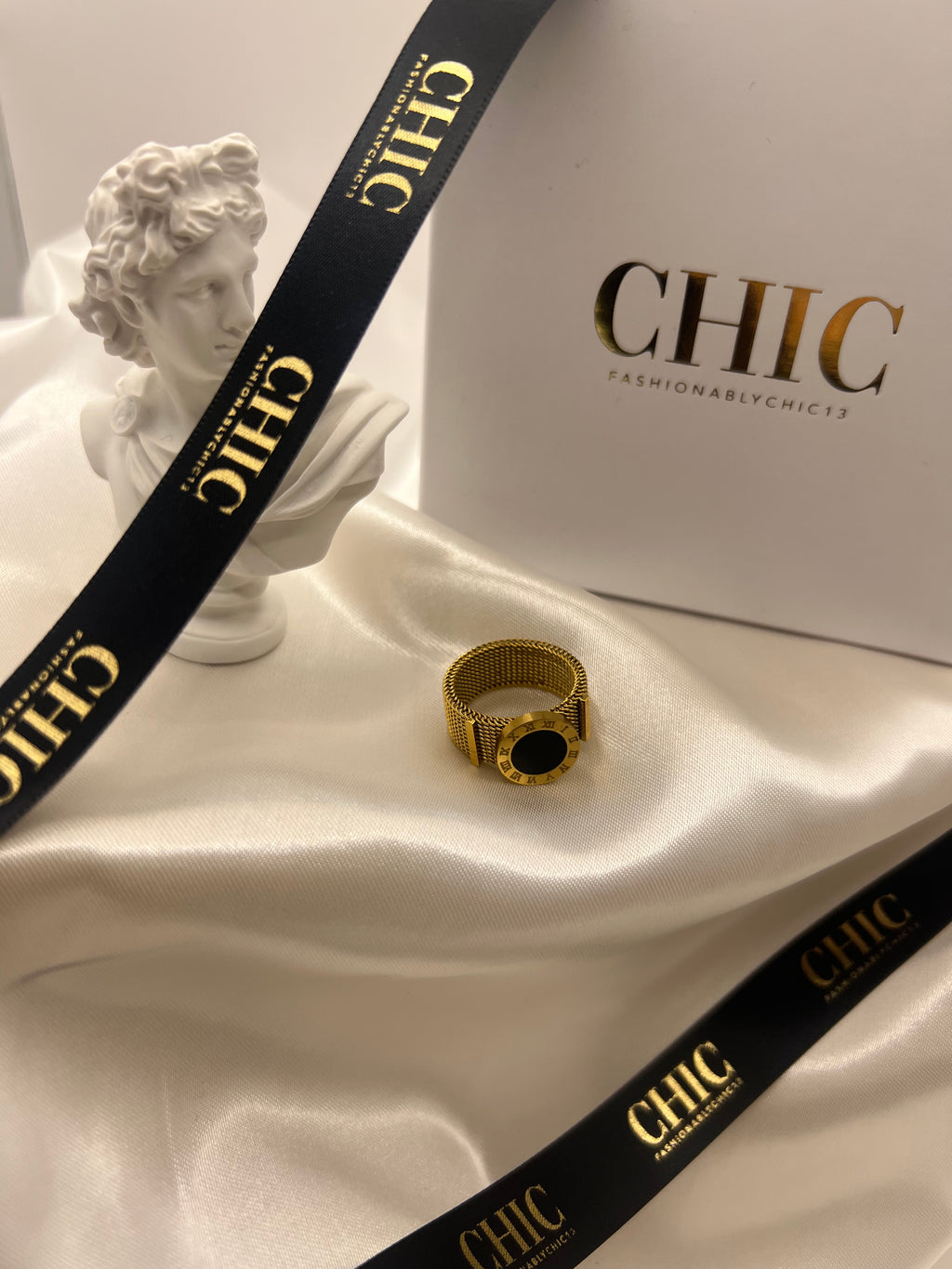 Roman Numerals Banded Gold Ring