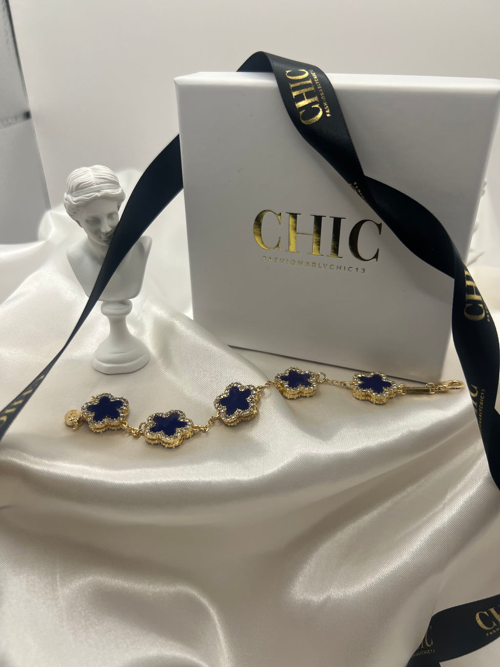 Black and Gold Glitter Clover Bracelet