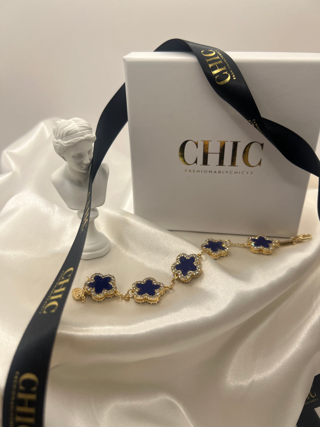 Black and Gold Glitter Clover Bracelet