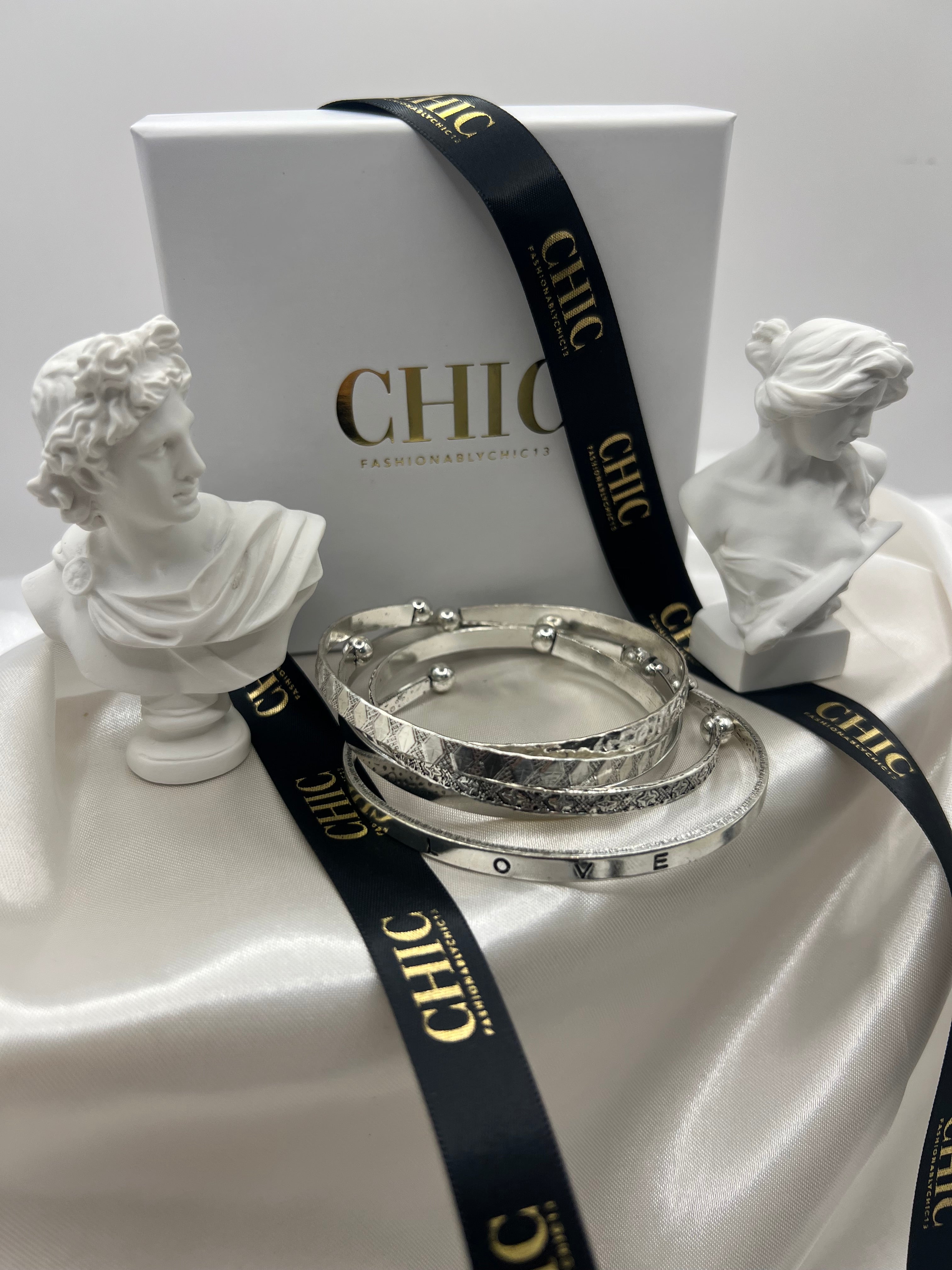 Sliver Bangle Set