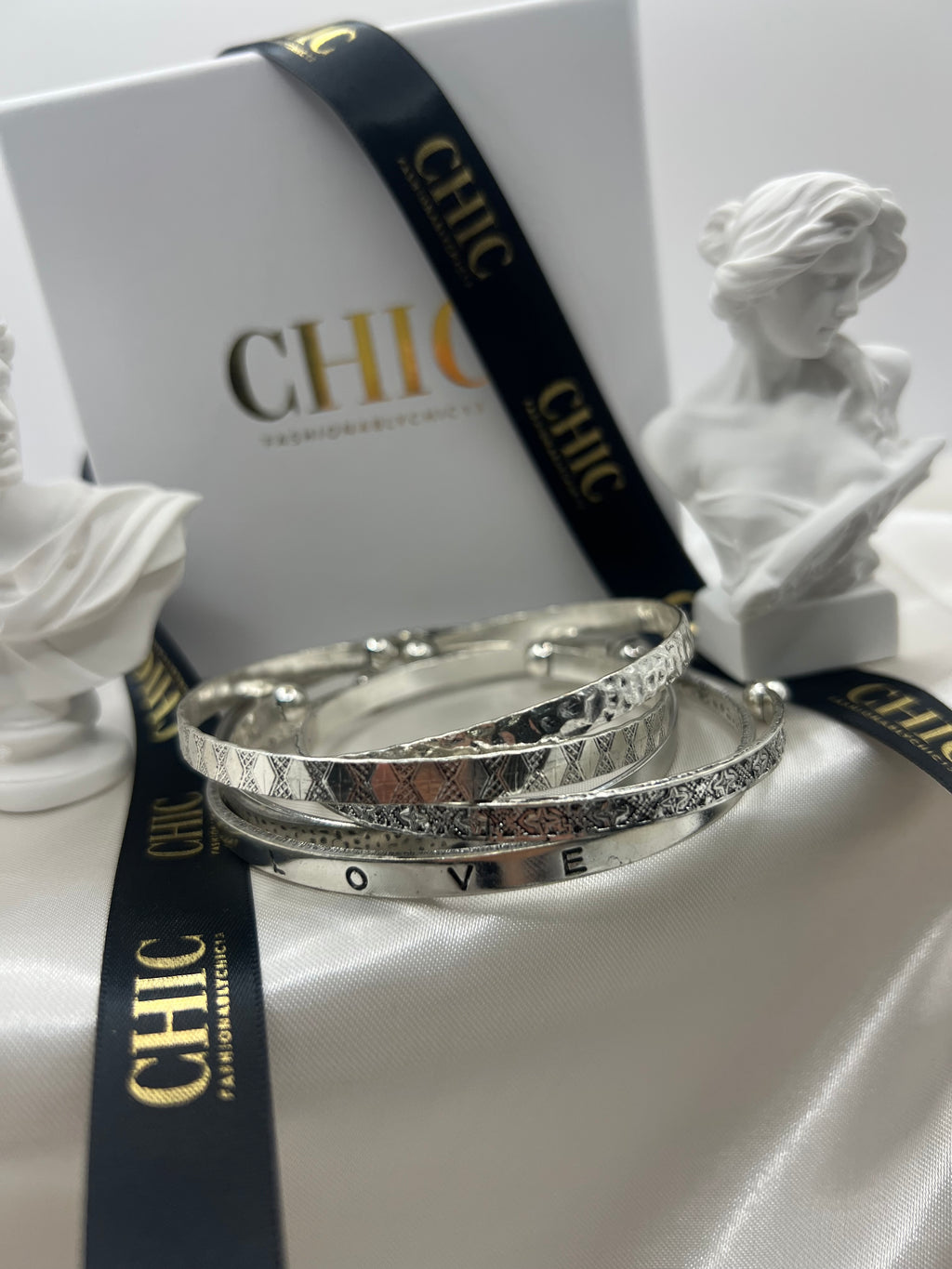 Sliver Bangle Set
