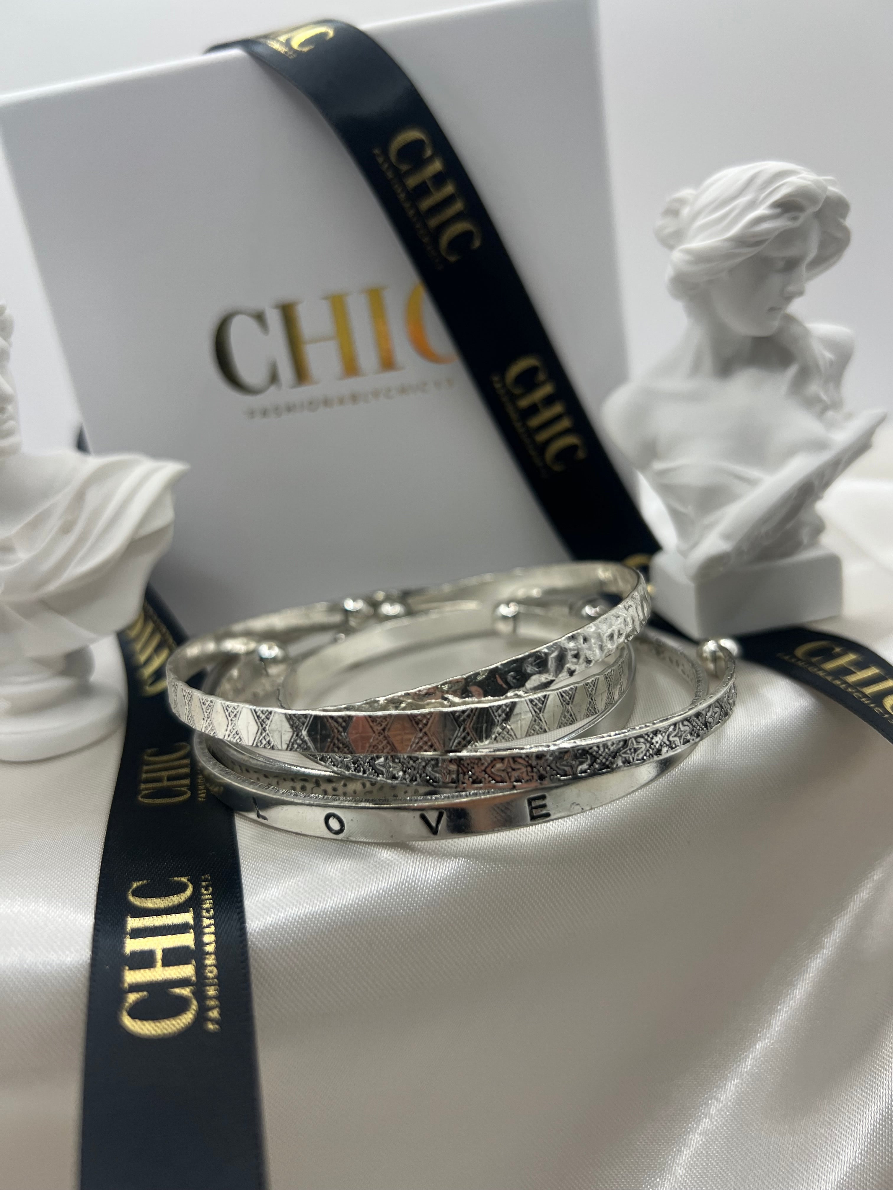 Sliver Bangle Set