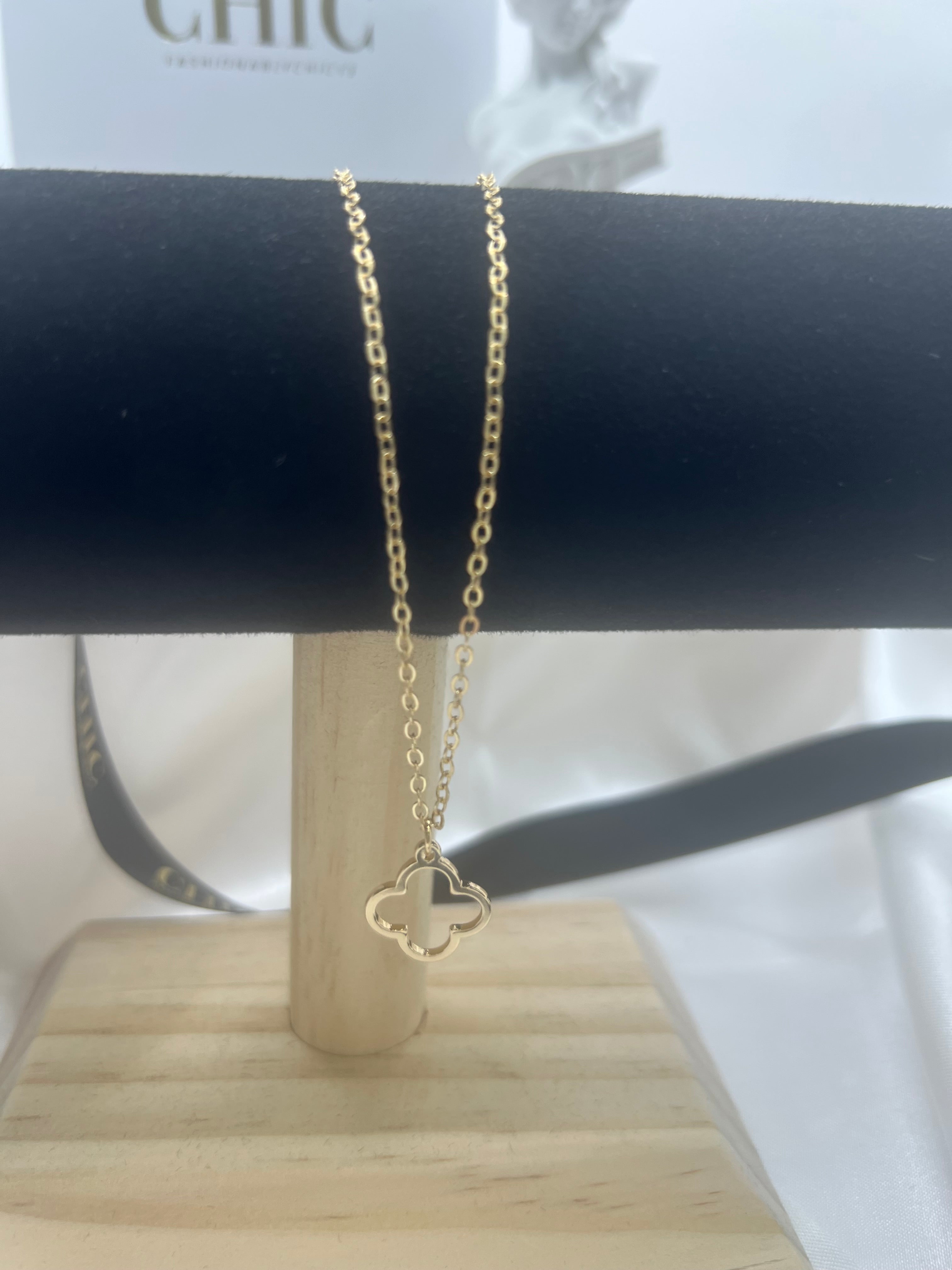 Gold Clover No Fill Necklace